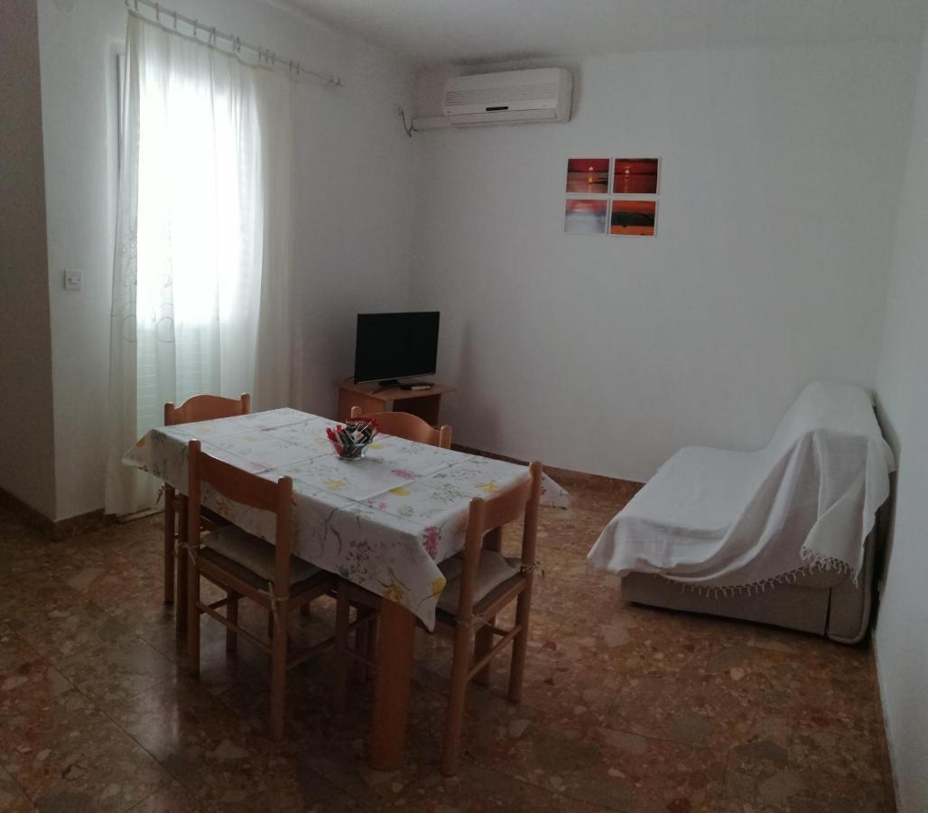 Apartments Vini And Ivana Sucuraj Ngoại thất bức ảnh